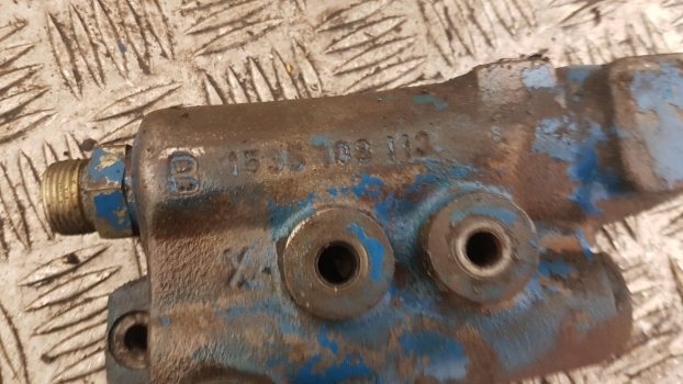 Ford, New Holland 40, Ts Trailer Brake Valve Distributor 81874969, 1535108113 - Valve de frein pour Tracteur agricole: photos 4 Ford, New Holland 40, Ts Trailer Brake Valve Distributor 81874969, 1535108113 - Valve de frein pour Tracteur agricole: photos 4