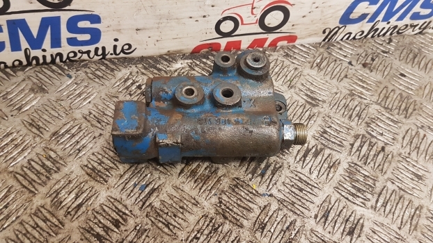 Ford, New Holland 40, Ts Trailer Brake Valve Distributor 81874969, 1535108113 - Valve de frein pour Tracteur agricole: photos 2 Ford, New Holland 40, Ts Trailer Brake Valve Distributor 81874969, 1535108113 - Valve de frein pour Tracteur agricole: photos 2