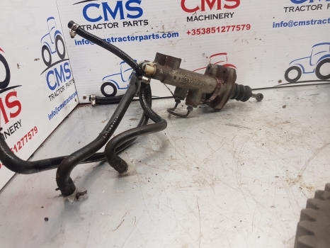 Ford New Holland 40, Ts, Ts6000 Series Brake Master Cylinder 81869963, 81866911 - Cylindre de frein pour Tracteur agricole: photos 1 Ford New Holland 40, Ts, Ts6000 Series Brake Master Cylinder 81869963, 81866911 - Cylindre de frein pour Tracteur agricole: photos 1