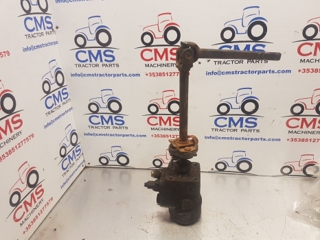 Ford New Holland 7840, 40, Ts S Steering Motor, Valve 81863664, C150or, 150n1261 - Commande de gouvernail pour Tracteur agricole: photos 1 Ford New Holland 7840, 40, Ts S Steering Motor, Valve 81863664, C150or, 150n1261 - Commande de gouvernail pour Tracteur agricole: photos 1