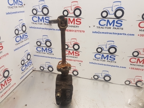 Ford New Holland 7840, 40, Ts S Steering Motor, Valve 81863664, C150or, 150n1261 - Commande de gouvernail pour Tracteur agricole: photos 4 Ford New Holland 7840, 40, Ts S Steering Motor, Valve 81863664, C150or, 150n1261 - Commande de gouvernail pour Tracteur agricole: photos 4