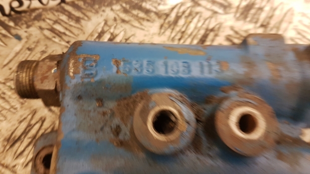 Ford, New Holland 8340, Ts Trailer Brake Valve Distributor 81874969, 1535108113 - Valve de frein pour Tracteur agricole: photos 3 Ford, New Holland 8340, Ts Trailer Brake Valve Distributor 81874969, 1535108113 - Valve de frein pour Tracteur agricole: photos 3
