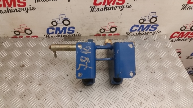 Ford New Holland Wheel Steering Support D5nn3b718b D8nn3b718ba - Commande de gouvernail pour Tracteur agricole: photos 2 Ford New Holland Wheel Steering Support D5nn3b718b D8nn3b718ba - Commande de gouvernail pour Tracteur agricole: photos 2