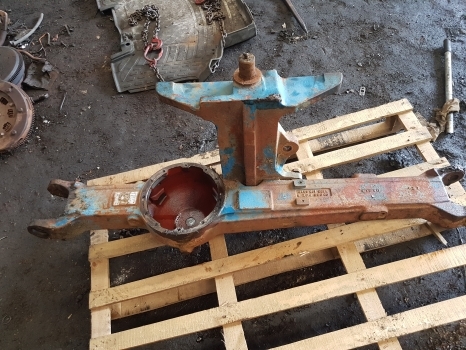 Ford Tw 20 Front Axle Housing Zp1927693, 81927693, Zp1927835, 81927835, 4468461009 - Essieu avant pour Tracteur agricole: photos 4 Ford Tw 20 Front Axle Housing Zp1927693, 81927693, Zp1927835, 81927835, 4468461009 - Essieu avant pour Tracteur agricole: photos 4