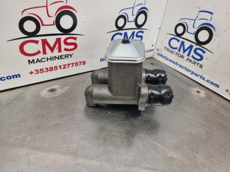 Ford Tw10, Tw Series, 9600 Brake Master Cylinder C7nn2140a, D3nn2140a - Cylindre de frein pour Machine agricole: photos 2 Ford Tw10, Tw Series, 9600 Brake Master Cylinder C7nn2140a, D3nn2140a - Cylindre de frein pour Machine agricole: photos 2