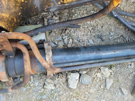 Hyundai Hx220lc Boom Lift Ram Cylinder 31k6-50110, 31k6-50120, 31y1-45410 - Vérin hydraulique pour Pelle: photos 3 Hyundai Hx220lc Boom Lift Ram Cylinder 31k6-50110, 31k6-50120, 31y1-45410 - Vérin hydraulique pour Pelle: photos 3