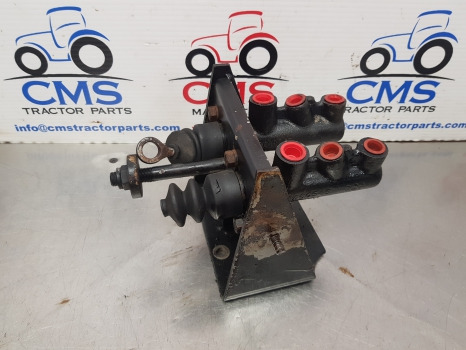 International Case 885 Xl, 85, Case 4200, Brake Master Cylinder 1287843c91 - Cylindre de frein pour Machine agricole: photos 3 International Case 885 Xl, 85, Case 4200, Brake Master Cylinder 1287843c91 - Cylindre de frein pour Machine agricole: photos 3