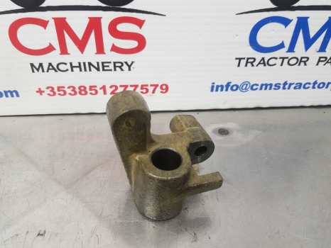 John Deere 3130, 3030, 3120 Transmission Bracket Support T28688, At26648 - Boîte de vitesse: photos 4 John Deere 3130, 3030, 3120 Transmission Bracket Support T28688, At26648 - Boîte de vitesse: photos 4