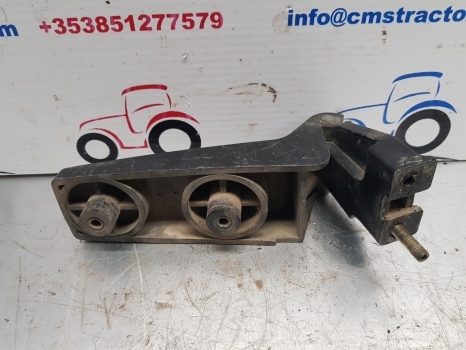 John Deere 6000,6010 Series Lower Right Hand Side Door Hinge Re46592, Al71325 - Portière et pièces pour Tracteur agricole: photos 4 John Deere 6000,6010 Series Lower Right Hand Side Door Hinge Re46592, Al71325 - Portière et pièces pour Tracteur agricole: photos 4