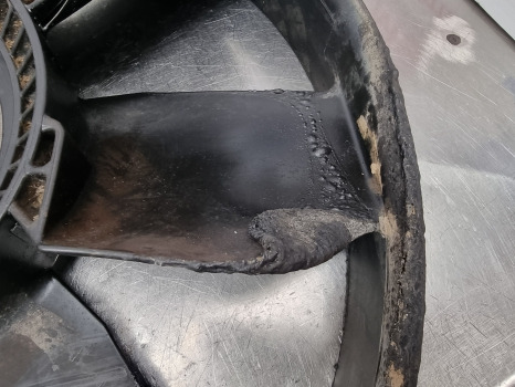 John Deere 6100, 6000 Series, Cooling Fan L79028 - Ventilateur: photos 3 John Deere 6100, 6000 Series, Cooling Fan L79028 - Ventilateur: photos 3