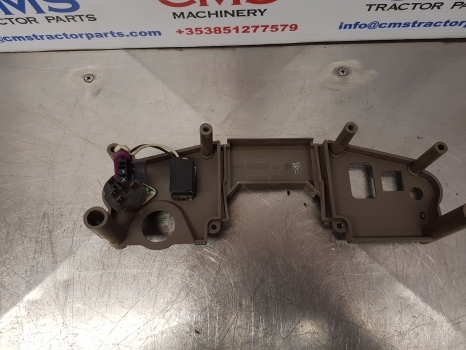 John Deere 6115m, 7330, 7520, 6195m Instrument Panel Bracket R110366, L175476 - Panel de instrumentos pour Tracteur agricole: photos 2 John Deere 6115m, 7330, 7520, 6195m Instrument Panel Bracket R110366, L175476 - Panel de instrumentos pour Tracteur agricole: photos 2