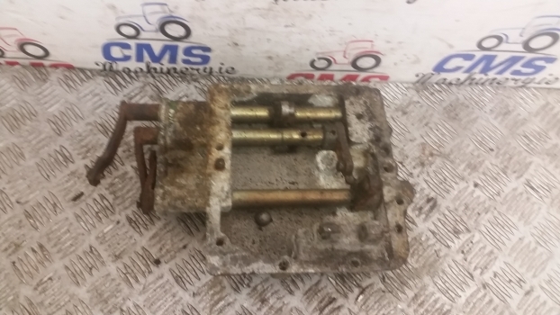 John Deere 6400, 6300, 6510, 6610, Se6210 Shift Gearbox Cover L76182, L101207 - Boîte de vitesse et pièces pour Tracteur agricole: photos 5 John Deere 6400, 6300, 6510, 6610, Se6210 Shift Gearbox Cover L76182, L101207 - Boîte de vitesse et pièces pour Tracteur agricole: photos 5