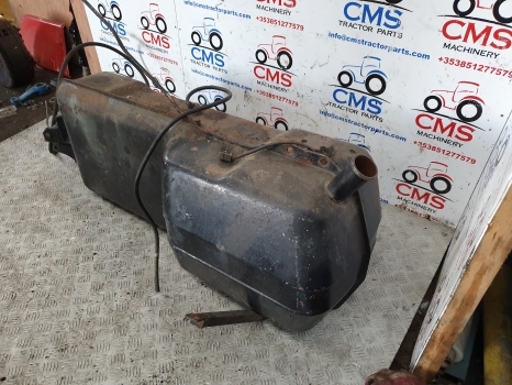 Lamborghini 1106 4wd Right Hand Side Diesel Tank 0.257.8143.3/40 - Réservoir de carburant pour Tracteur agricole: photos 5 Lamborghini 1106 4wd Right Hand Side Diesel Tank 0.257.8143.3/40 - Réservoir de carburant pour Tracteur agricole: photos 5
