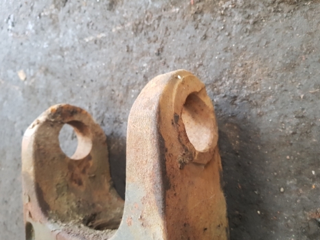 Landini Blizzard Massey Ferguson Front Axle Ng200cd Beam 3426701m95, 3426704r5 - Essieu et pièces pour Tracteur agricole: photos 3 Landini Blizzard Massey Ferguson Front Axle Ng200cd Beam 3426701m95, 3426704r5 - Essieu et pièces pour Tracteur agricole: photos 3