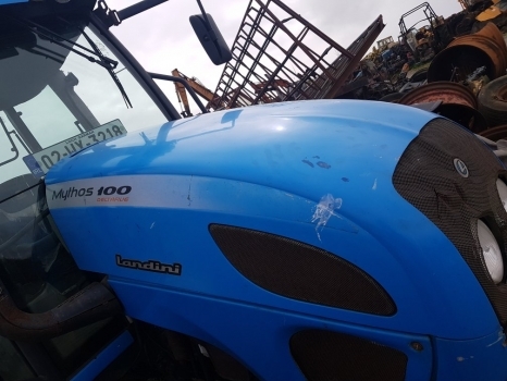 Landini Mythos 90, Mythos 100, Mythos 105 Hood Bonnet 3652905m92, 3652905m94 - Capot pour Tracteur agricole: photos 2 Landini Mythos 90, Mythos 100, Mythos 105 Hood Bonnet 3652905m92, 3652905m94 - Capot pour Tracteur agricole: photos 2
