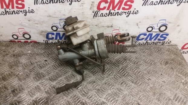Landini Mythos Series 115 Brake Master Cylinders Kit 3666220m91 - Cylindre de frein pour Tracteur agricole: photos 1 Landini Mythos Series 115 Brake Master Cylinders Kit 3666220m91 - Cylindre de frein pour Tracteur agricole: photos 1