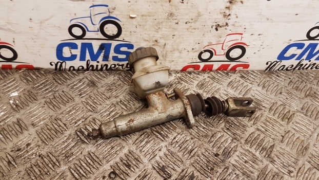Landini Mythos Tdi 115 Clutch Master Cylinder 3558552m91 - Cylindre d'embrayage pour Tracteur agricole: photos 1 Landini Mythos Tdi 115 Clutch Master Cylinder 3558552m91 - Cylindre d'embrayage pour Tracteur agricole: photos 1