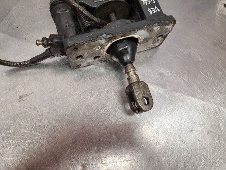 Landini Vision 105, Mythos, Brake Slave Cylinder Assy 3537812m91, 3531277m91 - Cylindre de frein pour Machine agricole: photos 3 Landini Vision 105, Mythos, Brake Slave Cylinder Assy 3537812m91, 3531277m91 - Cylindre de frein pour Machine agricole: photos 3