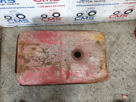 Massey Ferguson 135 Solid Original Fuel Tank 897401m91, 897390m91, 897390m91 - Réservoir de carburant pour Tracteur agricole: photos 2 Massey Ferguson 135 Solid Original Fuel Tank 897401m91, 897390m91, 897390m91 - Réservoir de carburant pour Tracteur agricole: photos 2