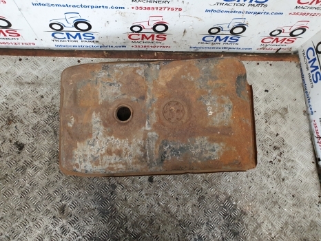 Massey Ferguson 20d, 20e, 30e, 30h, 40e Original Fuel Tank 1672762m91 - Réservoir de carburant pour Tracteur agricole: photos 2 Massey Ferguson 20d, 20e, 30e, 30h, 40e Original Fuel Tank 1672762m91 - Réservoir de carburant pour Tracteur agricole: photos 2