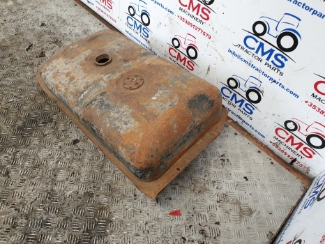 Massey Ferguson 20d, 20e, 30e, 30h, 40e Original Fuel Tank 1672762m91 - Réservoir de carburant pour Tracteur agricole: photos 4 Massey Ferguson 20d, 20e, 30e, 30h, 40e Original Fuel Tank 1672762m91 - Réservoir de carburant pour Tracteur agricole: photos 4