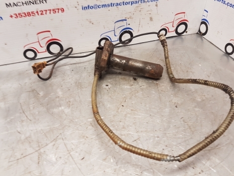 Massey Ferguson 3000, 5400, 6100, 6200, 6400 Ser 6160 Load Sensor Pin 3713763m1 - Capteur pour Tracteur agricole: photos 3 Massey Ferguson 3000, 5400, 6100, 6200, 6400 Ser 6160 Load Sensor Pin 3713763m1 - Capteur pour Tracteur agricole: photos 3