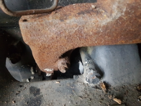 Massey Ferguson 4255, 3075, 6130, 6140, 6450 Exhaust Manifold 3640980m91 - Collecteur d'échappement pour Tracteur agricole: photos 2 Massey Ferguson 4255, 3075, 6130, 6140, 6450 Exhaust Manifold 3640980m91 - Collecteur d'échappement pour Tracteur agricole: photos 2