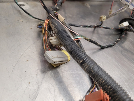 Massey Ferguson 4355, 4255, 4245 Cab Roof Wiring Loom Roof Wiring Loom - Câble/ Fil: photos 3 Massey Ferguson 4355, 4255, 4245 Cab Roof Wiring Loom Roof Wiring Loom - Câble/ Fil: photos 3