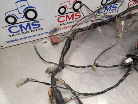 Massey Ferguson 4355, 4255, 4245 Cab Roof Wiring Loom Roof Wiring Loom - Câble/ Fil: photos 5 Massey Ferguson 4355, 4255, 4245 Cab Roof Wiring Loom Roof Wiring Loom - Câble/ Fil: photos 5