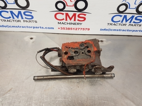 Massey Ferguson 675, 399, 372n, 375, 4225, 4255 Hydraulic Valve Assy 1679099m95 - Valve hydraulique pour Tracteur agricole: photos 4 Massey Ferguson 675, 399, 372n, 375, 4225, 4255 Hydraulic Valve Assy 1679099m95 - Valve hydraulique pour Tracteur agricole: photos 4