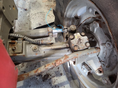 Massey Ferguson 690, 290, 275, 675 Fwd Front Axle Complete 3426235m1, 3426238r1 - Essieu et pièces: photos 4 Massey Ferguson 690, 290, 275, 675 Fwd Front Axle Complete 3426235m1, 3426238r1 - Essieu et pièces: photos 4