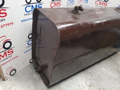 Massey Ferguson 698t, 690, 698, 699, 1004 Fuel Tank 1684958m91 - Réservoir de carburant pour Tracteur agricole: photos 2 Massey Ferguson 698t, 690, 698, 699, 1004 Fuel Tank 1684958m91 - Réservoir de carburant pour Tracteur agricole: photos 2