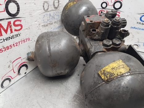Massey Ferguson 7719 Front Axle Suspension Valve Block 4389933m91, 41293300 - Suspension pour Tracteur agricole: photos 5 Massey Ferguson 7719 Front Axle Suspension Valve Block 4389933m91, 41293300 - Suspension pour Tracteur agricole: photos 5