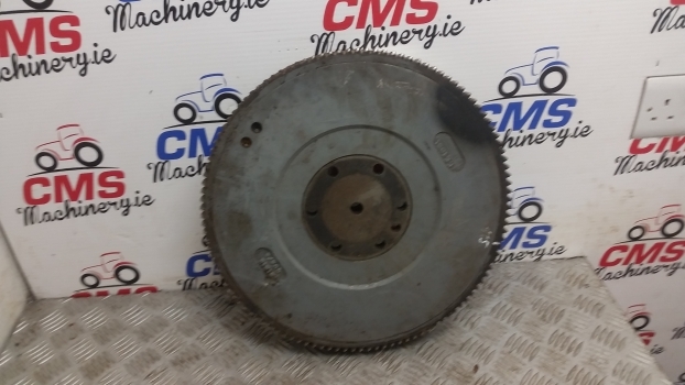 Massey Ferguson Flywheel Assembly With Ring Gear 0410236, 3121h002 - Volant moteur pour Tracteur agricole: photos 2 Massey Ferguson Flywheel Assembly With Ring Gear 0410236, 3121h002 - Volant moteur pour Tracteur agricole: photos 2