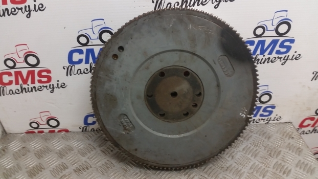 Massey Ferguson Flywheel Assembly With Ring Gear 0410236, 3121h002 - Volant moteur pour Tracteur agricole: photos 1 Massey Ferguson Flywheel Assembly With Ring Gear 0410236, 3121h002 - Volant moteur pour Tracteur agricole: photos 1