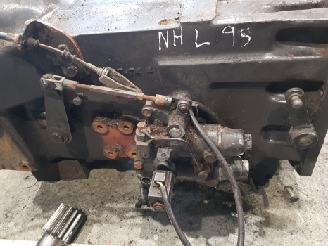 New Holland Fiat Ford L95 Transmission Assy 5166741, 5167174, 47132243, 5172780 - Boîte de vitesse pour Tracteur agricole: photos 4 New Holland Fiat Ford L95 Transmission Assy 5166741, 5167174, 47132243, 5172780 - Boîte de vitesse pour Tracteur agricole: photos 4