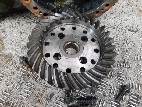 New Holland Lm435a Front Axle Housing Bevel Gear 85825672; 85826431; 85826706; - Essieu avant pour Chariot télescopique: photos 2 New Holland Lm435a Front Axle Housing Bevel Gear 85825672; 85826431; 85826706; - Essieu avant pour Chariot télescopique: photos 2