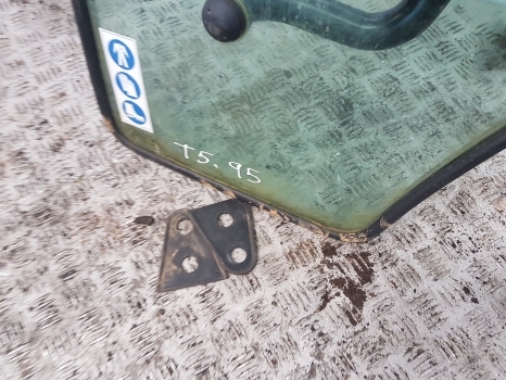 New Holland T4, T5 Series T5.95, 85, 120 Cab Door Lhs 84472427, 84224132 - Portière et pièces pour Tracteur agricole: photos 4 New Holland T4, T5 Series T5.95, 85, 120 Cab Door Lhs 84472427, 84224132 - Portière et pièces pour Tracteur agricole: photos 4