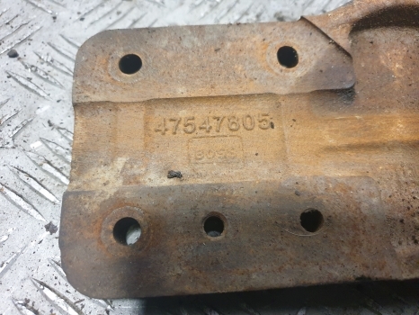 New Holland T5.100, T5.110, T5.120 Engine Mounting Bracket 47547805 - Support de moteur pour Tracteur agricole: photos 3 New Holland T5.100, T5.110, T5.120 Engine Mounting Bracket 47547805 - Support de moteur pour Tracteur agricole: photos 3