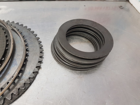 New Holland T5.95, T4, T5, Tl Transmission Clutch Disc Kit 87534848, 87547943 - Disque d'embrayage pour Tracteur agricole: photos 3 New Holland T5.95, T4, T5, Tl Transmission Clutch Disc Kit 87534848, 87547943 - Disque d'embrayage pour Tracteur agricole: photos 3