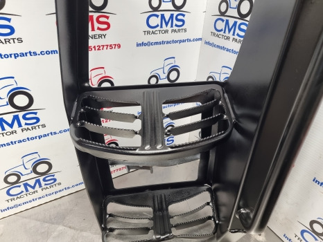New Holland T6.145, T6, Case Maxxum, Cab Footstep, Step Lhs 47996639 - Marchepied: photos 3 New Holland T6.145, T6, Case Maxxum, Cab Footstep, Step Lhs 47996639 - Marchepied: photos 3
