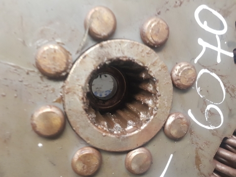 New Holland T6000, T7, T7000 T6070 Engine Flywheel Complete 87300081; 87300082 - Volant moteur pour Tracteur agricole: photos 2 New Holland T6000, T7, T7000 T6070 Engine Flywheel Complete 87300081; 87300082 - Volant moteur pour Tracteur agricole: photos 2