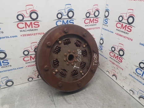New Holland T6000, T7, T7000 T6070 Engine Flywheel Complete 87300081; 87300082 - Volant moteur pour Tracteur agricole: photos 1 New Holland T6000, T7, T7000 T6070 Engine Flywheel Complete 87300081; 87300082 - Volant moteur pour Tracteur agricole: photos 1
