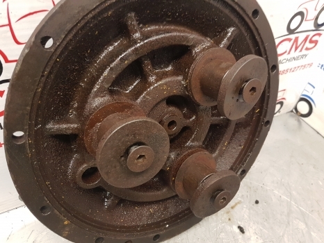 New Holland T6030, T6050, T6050 Front Axle Hub Plate Hat 87330329, 87681965 - Moyeu pour Tracteur agricole: photos 4 New Holland T6030, T6050, T6050 Front Axle Hub Plate Hat 87330329, 87681965 - Moyeu pour Tracteur agricole: photos 4