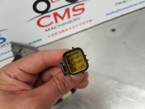 New Holland T7040, T6, T7, T8, T9 Switch And Wirling Loom 87494094, 84195895 - Système électrique: photos 5 New Holland T7040, T6, T7, T8, T9 Switch And Wirling Loom 87494094, 84195895 - Système électrique: photos 5