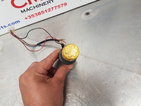 New Holland T7040, T7000, T6, T7, T8, T9 Pto Switch 87494204, 87711522 - Système électrique: photos 5 New Holland T7040, T7000, T6, T7, T8, T9 Pto Switch 87494204, 87711522 - Système électrique: photos 5