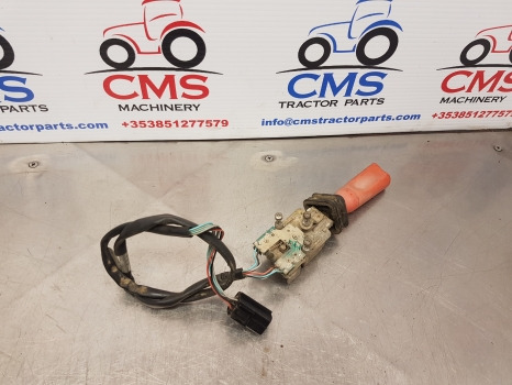 New Holland Tm, Ts, Tl , T6000 Series Tm135 Switch Lever 82034516 - Système électrique: photos 2 New Holland Tm, Ts, Tl , T6000 Series Tm135 Switch Lever 82034516 - Système électrique: photos 2