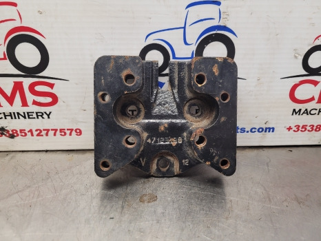 New Holland Tsa, Tm Case Mxu Series Front Mudguard Bracket 47123198, 82039212 - Aile: photos 1 New Holland Tsa, Tm Case Mxu Series Front Mudguard Bracket 47123198, 82039212 - Aile: photos 1