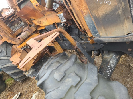 Valtra S230, S240, S260 S280 Front mudguard bracket kit V34826600, V34826700 - Aile: photos 1 Valtra S230, S240, S260 S280 Front mudguard bracket kit V34826600, V34826700 - Aile: photos 1