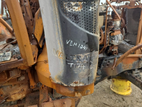 Valtra T174ea Engine Exhaust Stack Pipe Acv016170c, Acv0199870 - Moteur et pièces pour Machine agricole: photos 5 Valtra T174ea Engine Exhaust Stack Pipe Acv016170c, Acv0199870 - Moteur et pièces pour Machine agricole: photos 5